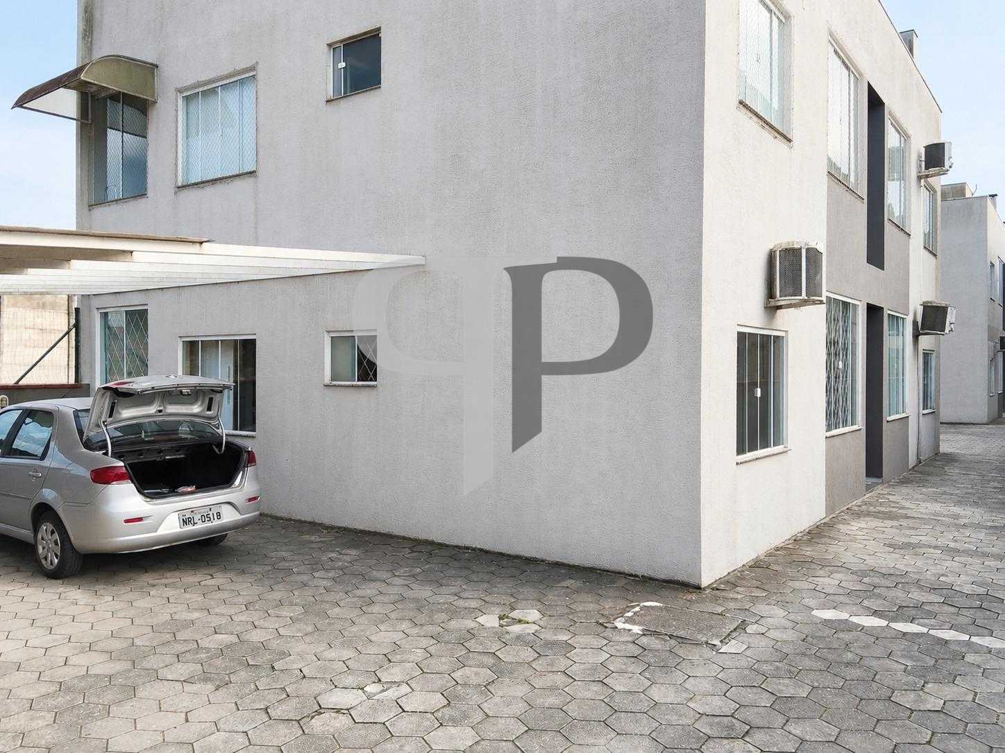 Apartamento térreo semimobiliado com 2 quartos e churrasqueira...