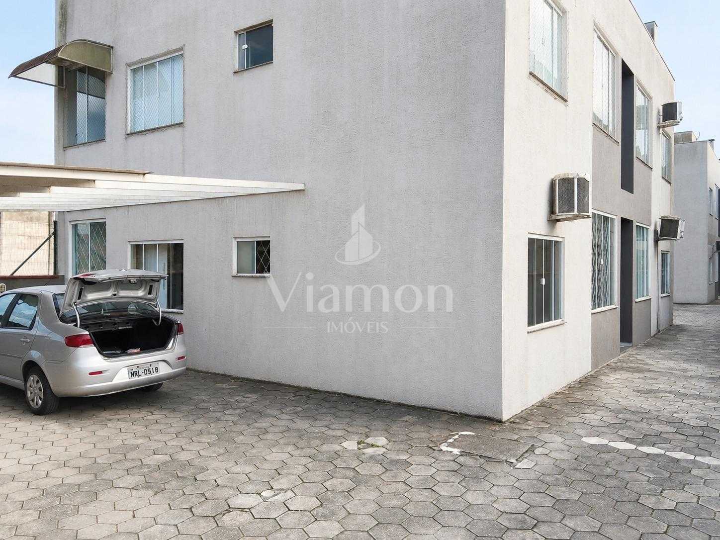 Apartamento térreo semimobiliado com 2 quartos e churrasqueira...