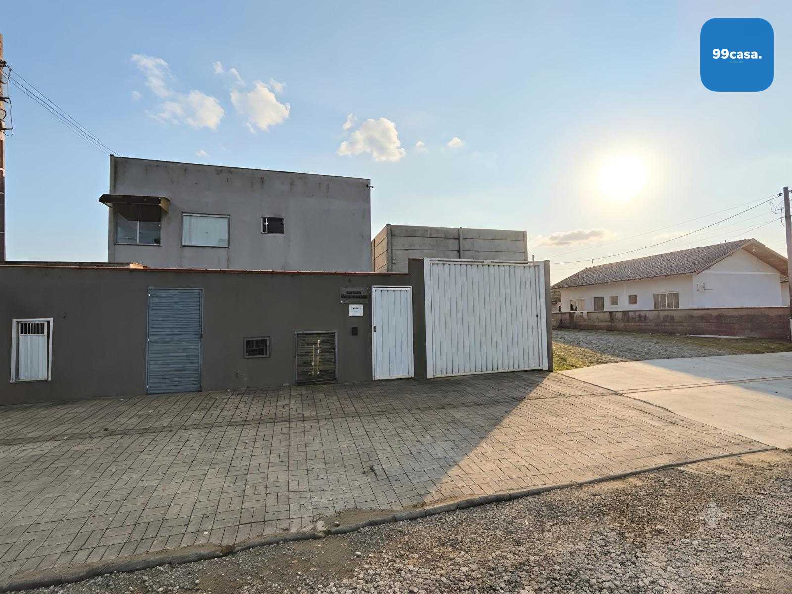 Apartamento térreo semimobiliado com 2 quartos e churrasqueira...