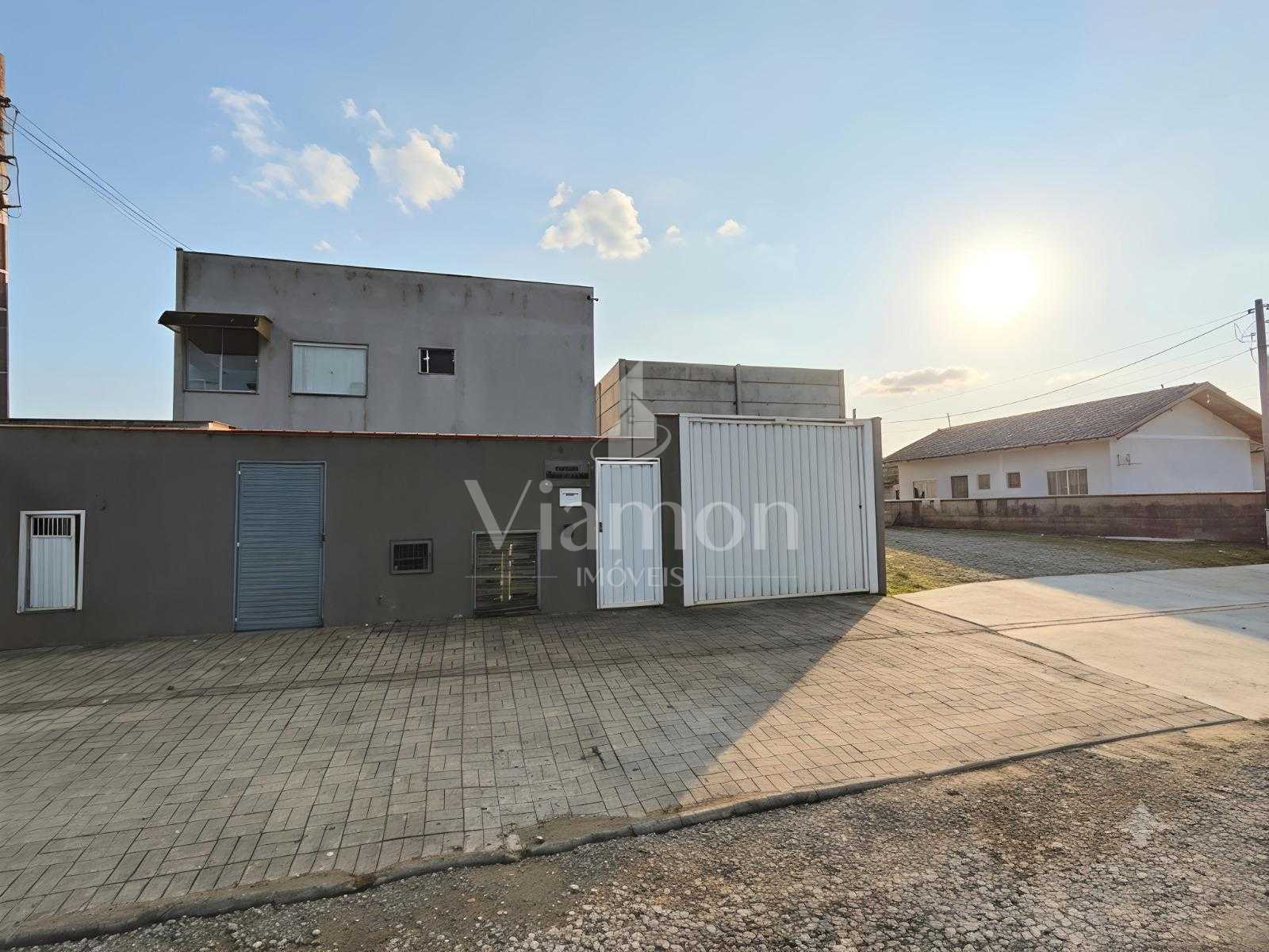 Apartamento térreo semimobiliado com 2 quartos e churrasqueira...