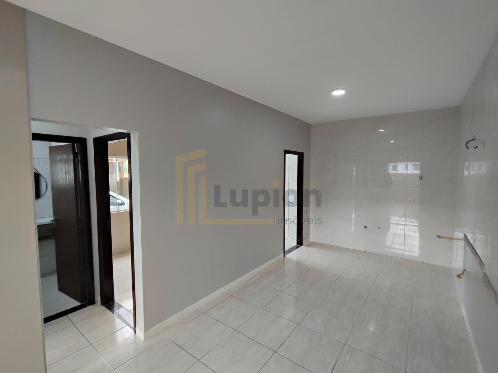 Apartamento térreo semimobiliado com 2 quartos e churrasqueira...