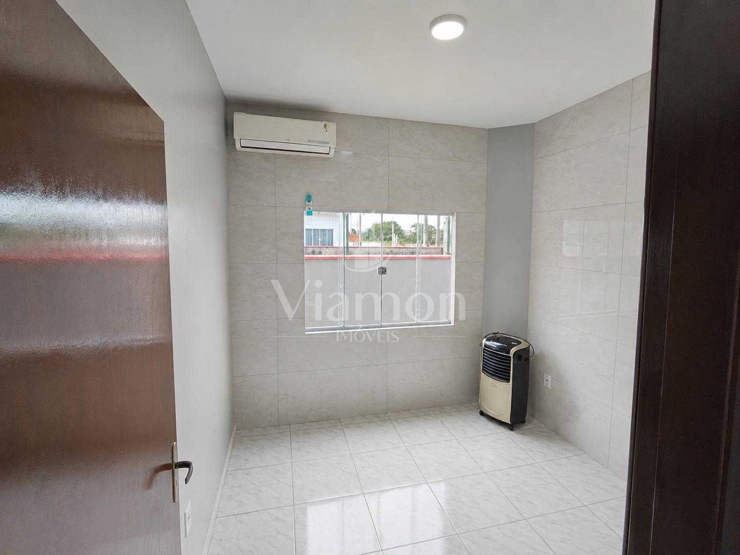 Apartamento térreo semimobiliado com 2 quartos e churrasqueira...