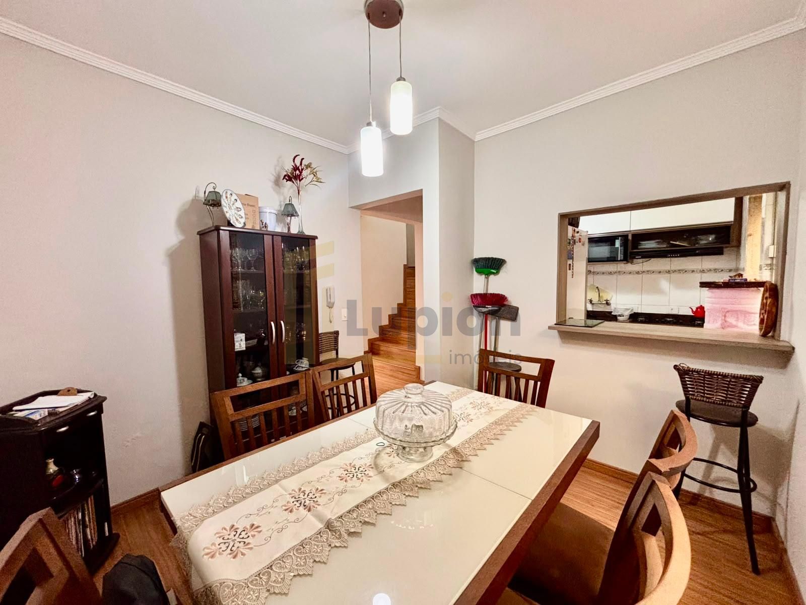Sobrado no Portão R$ 870 mil | Excelente localização, seguranç...