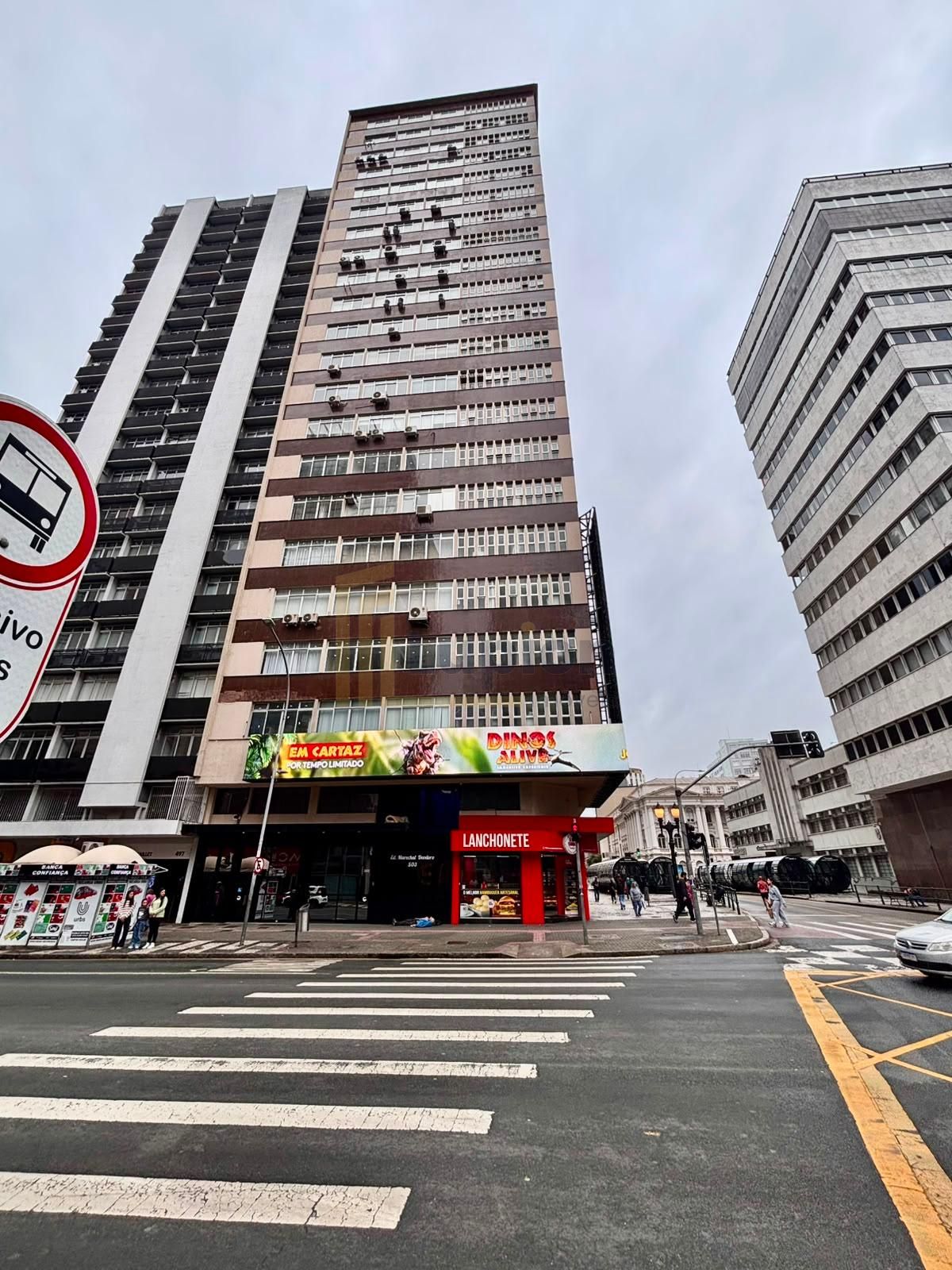 Sala Comercial 48m² no Centro de Curitiba por R$ 200 mil | 11º...