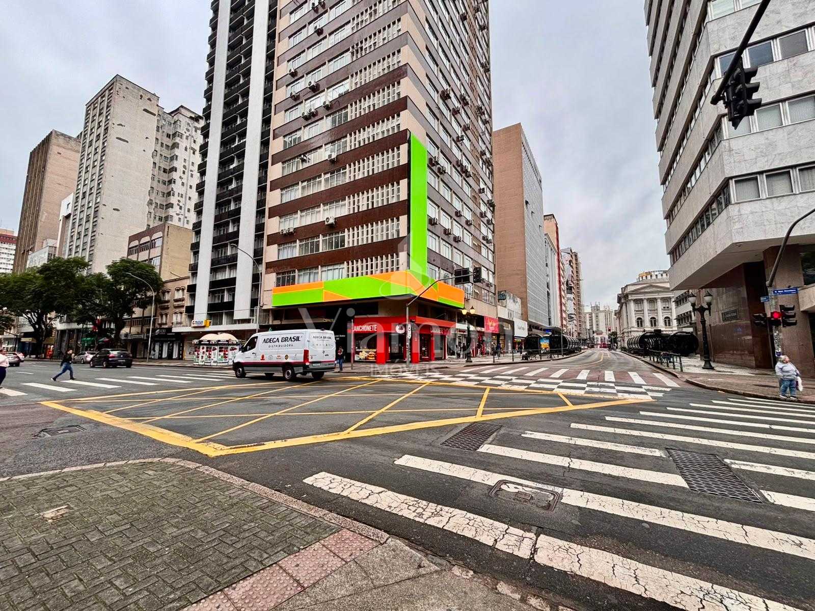 Sala Comercial 48m² no Centro de Curitiba por R$ 200 mil | 11º...