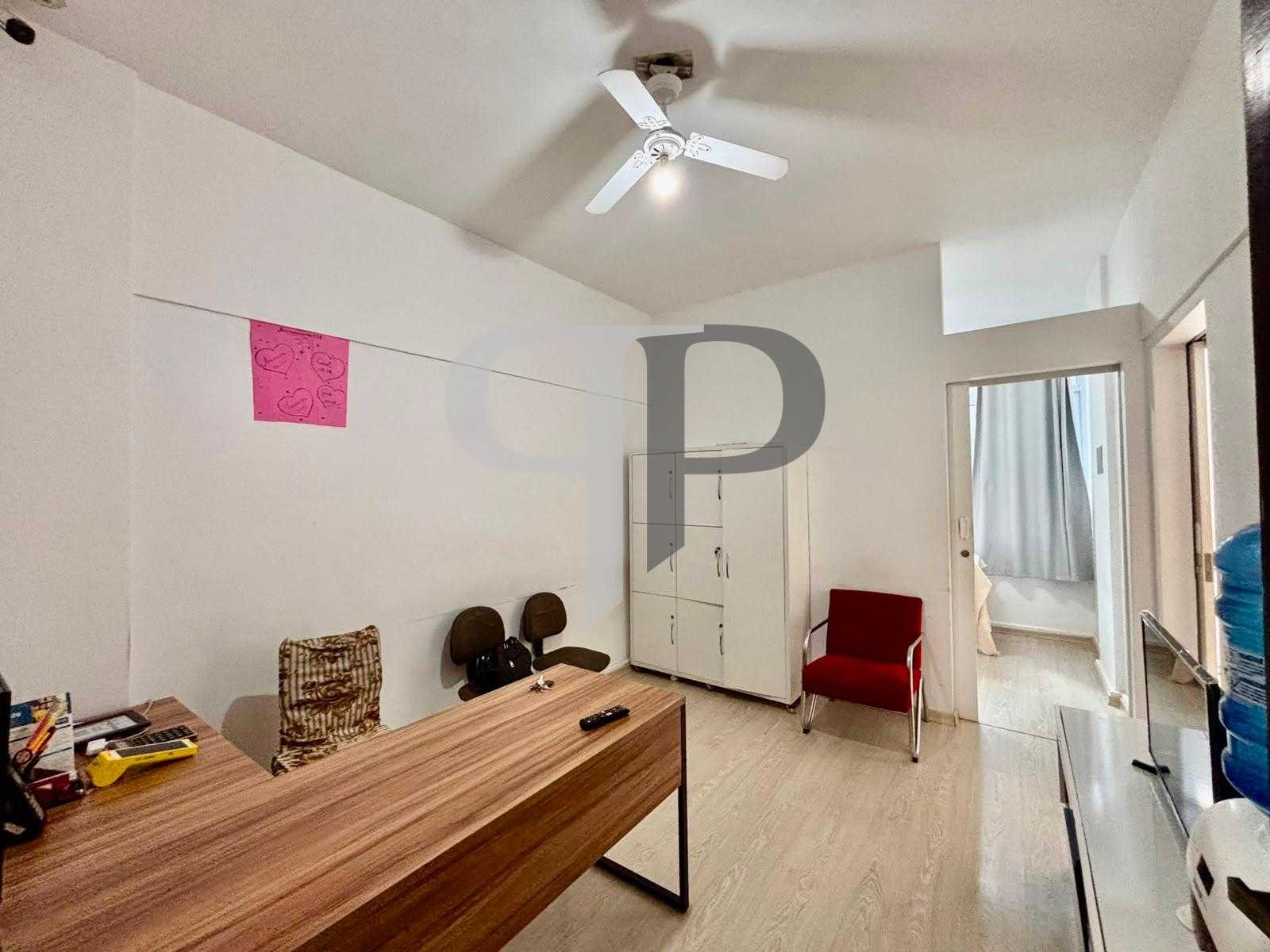 Sala Comercial 48m² no Centro de Curitiba por R$ 200 mil | 11º...