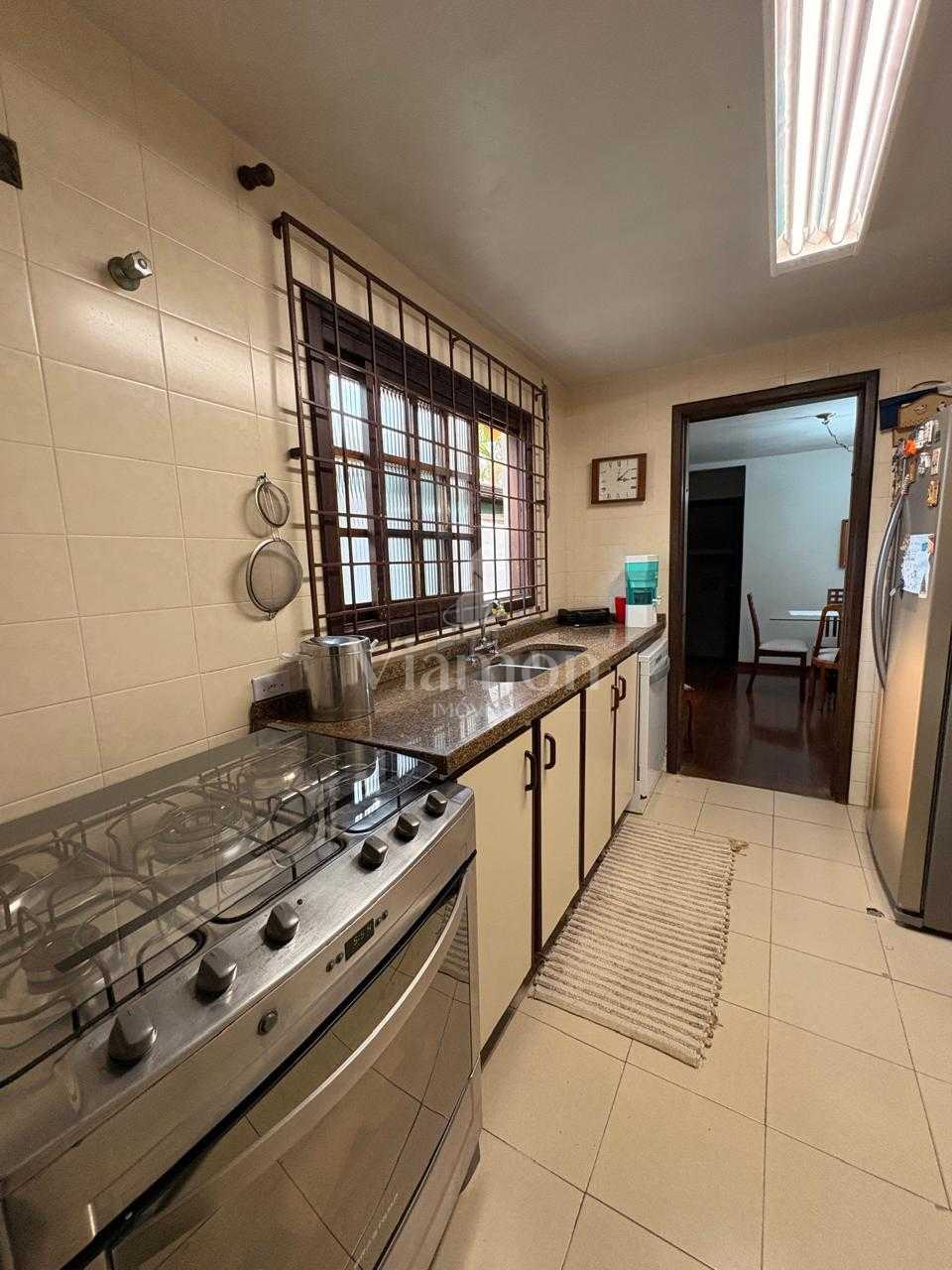Casa à venda no Pilarzinho, um dos bairros mais charmosos de C...