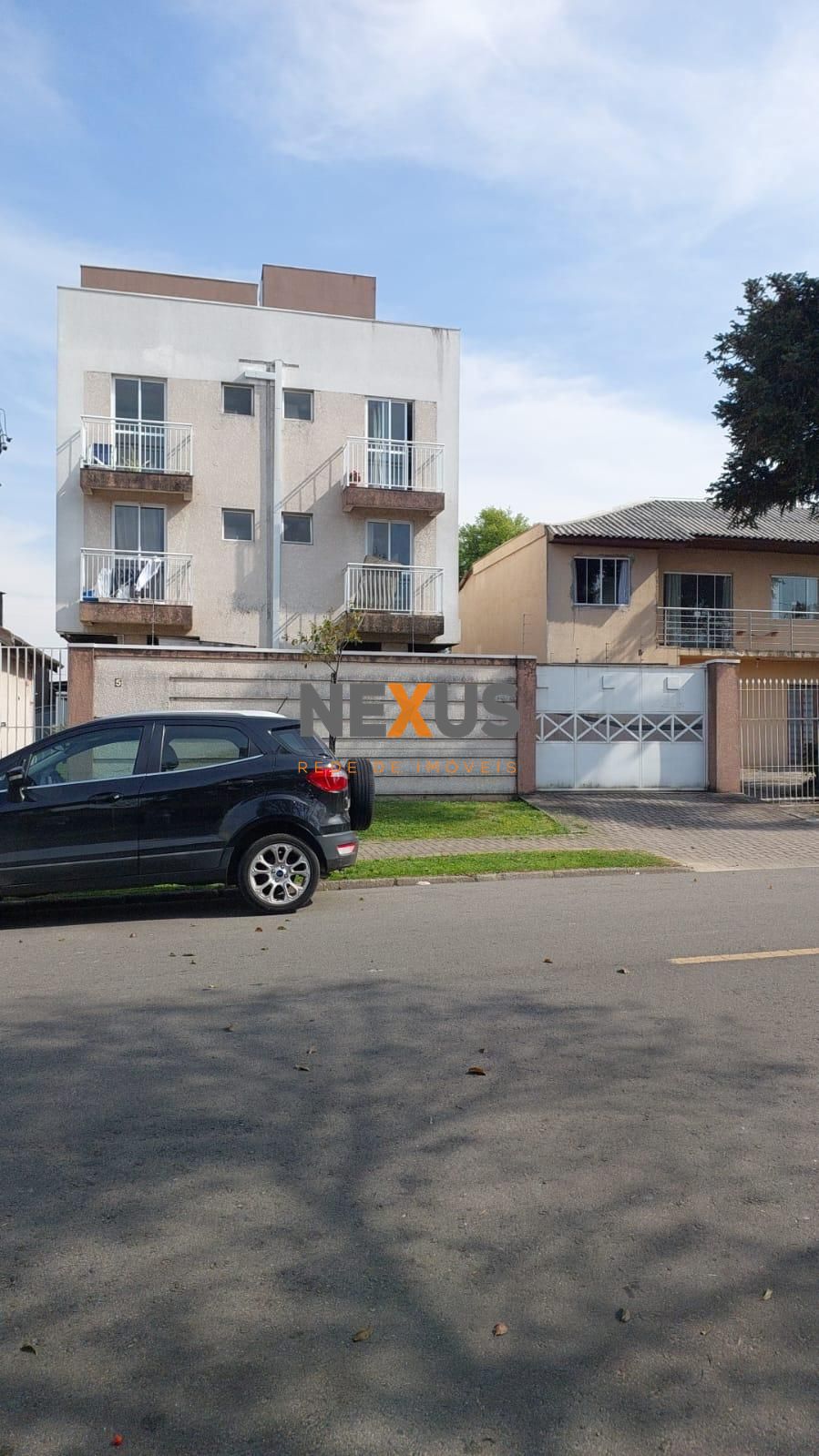 Ótimo apartamento localizado no Cajuru em rua arborizada.