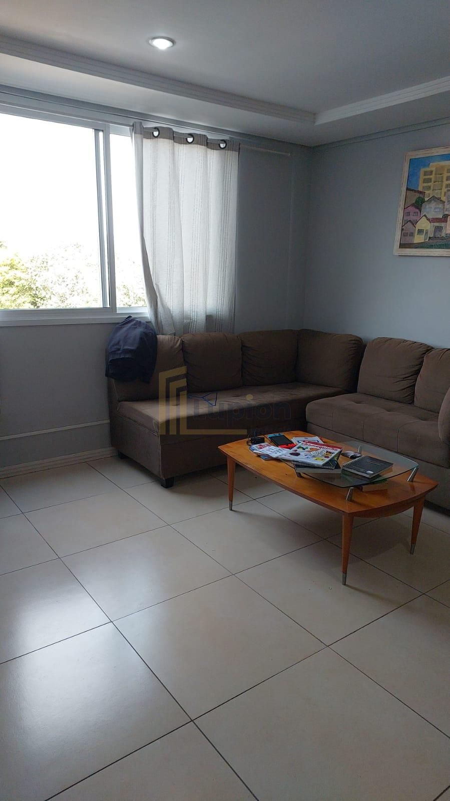 Ótimo apartamento localizado no Cajuru em rua arborizada.