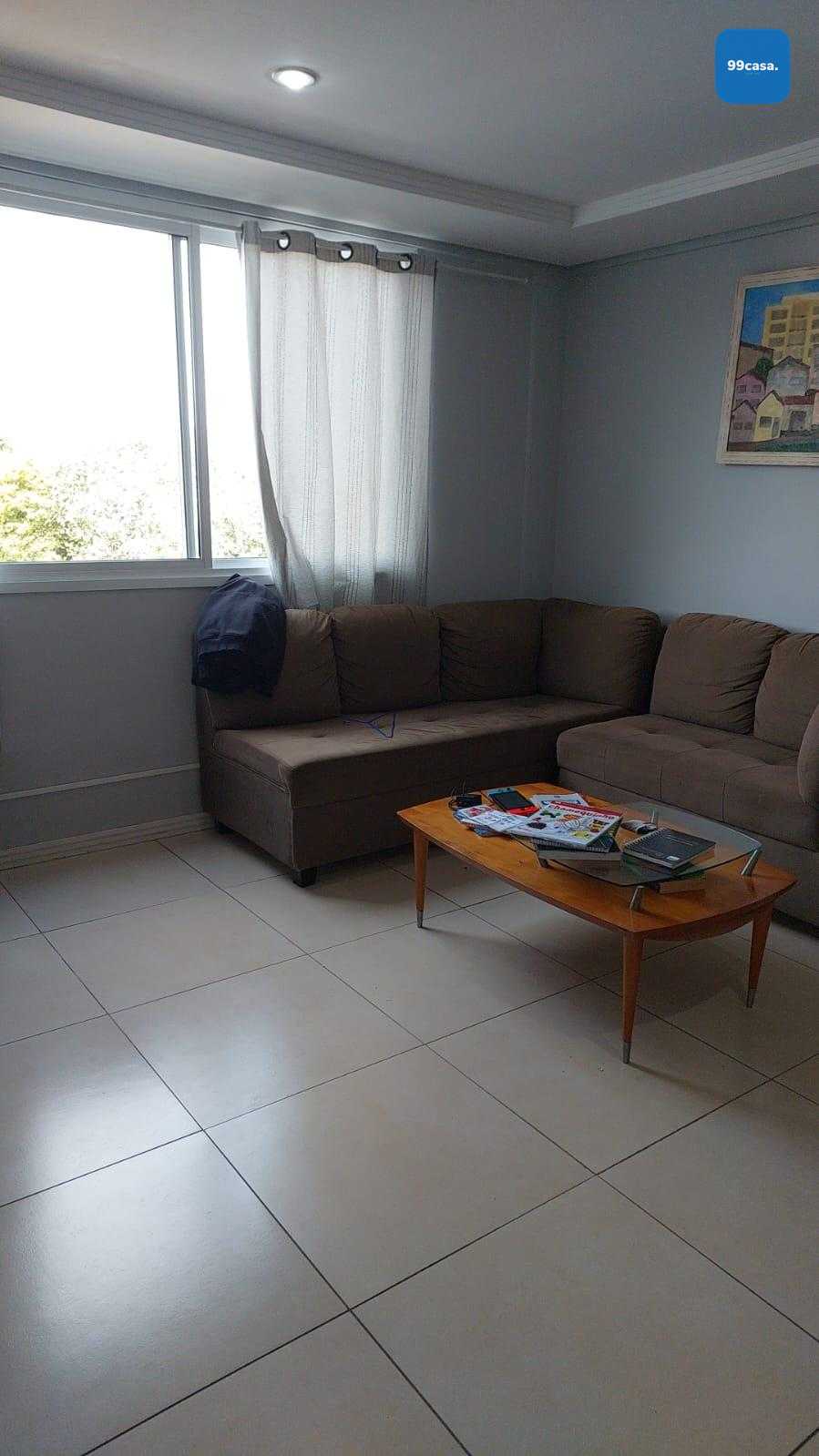 Ótimo apartamento localizado no Cajuru em rua arborizada.
