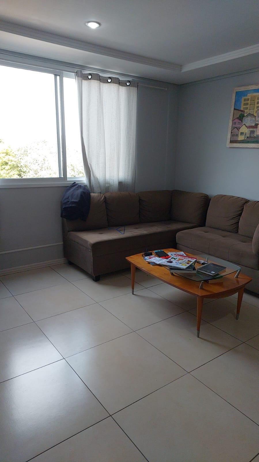Ótimo apartamento localizado no Cajuru em rua arborizada.