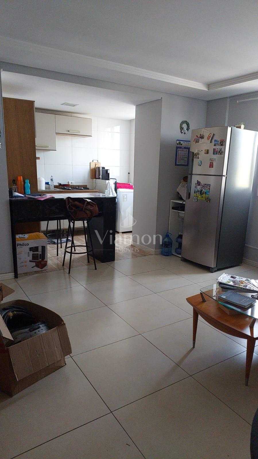 Ótimo apartamento localizado no Cajuru em rua arborizada.