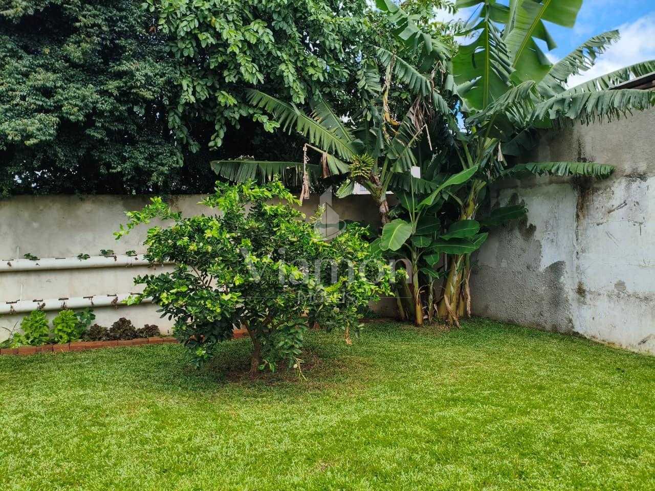 Casa ampla e documentada no Xaxim com 5 quartos, suíte e garag...