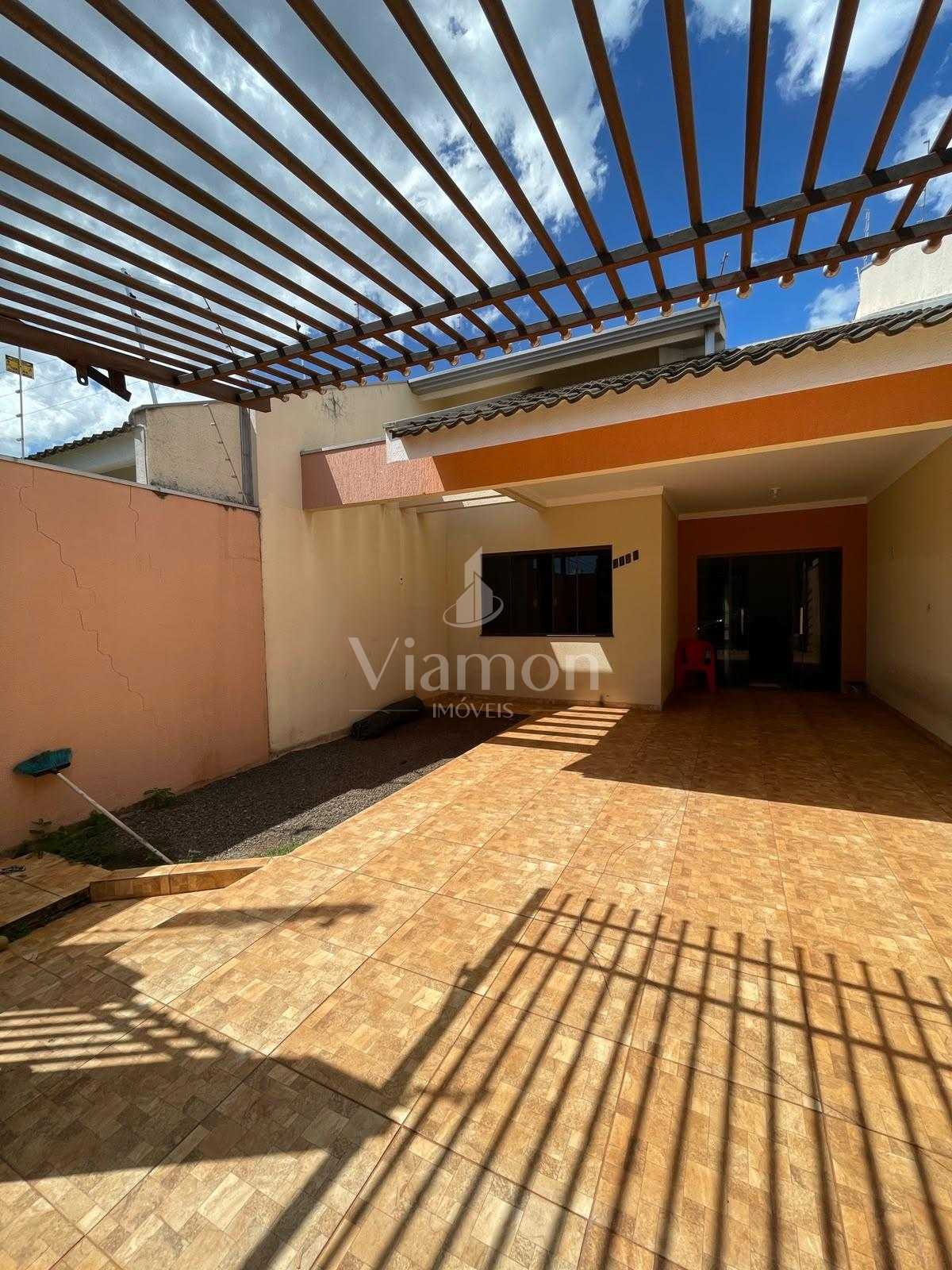 Casa com 3 Quartos, Suíte e Área nos Fundos no Jardim Nova Oásis