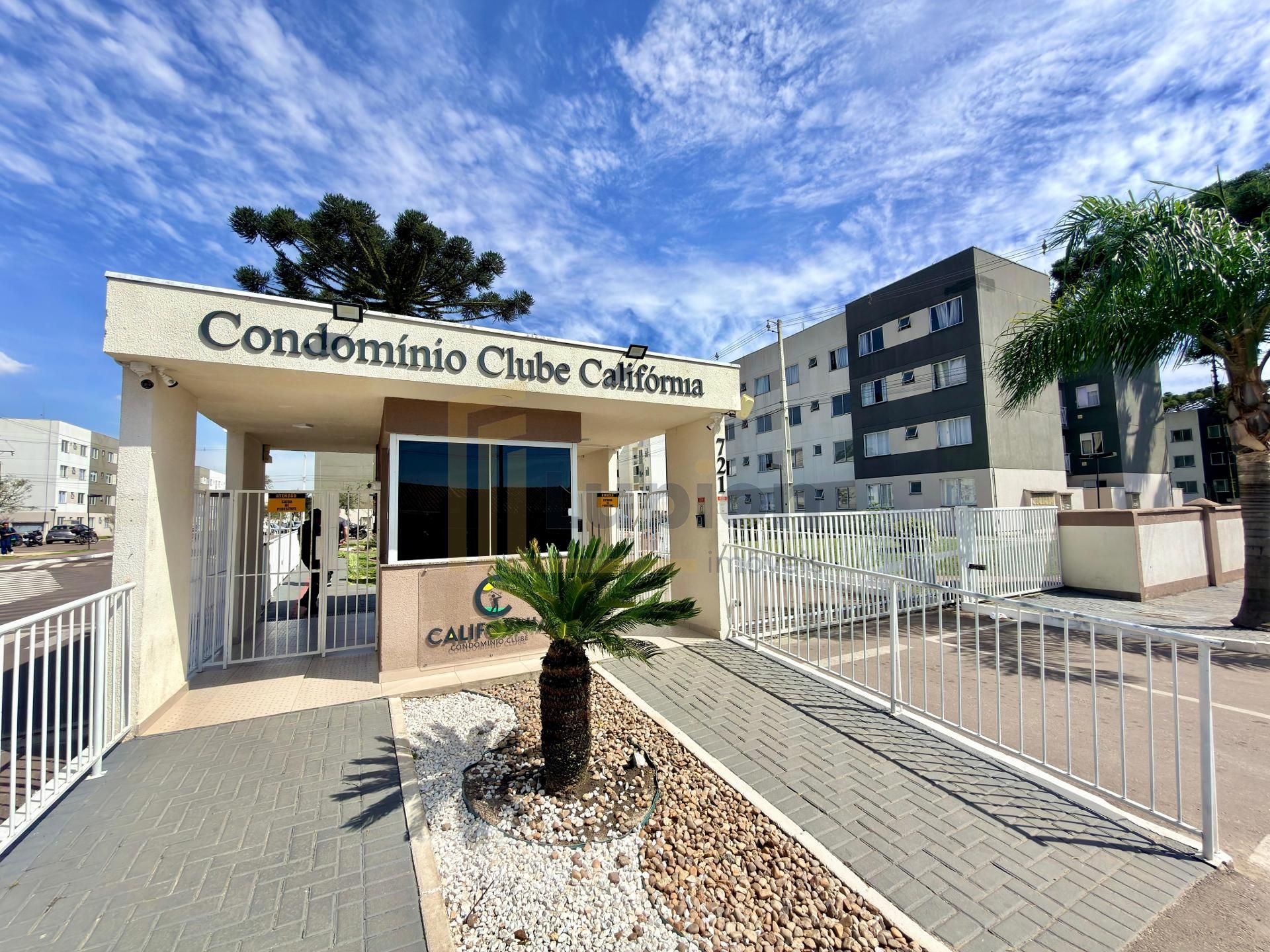 Apartamento com 2 Quartos, Piscina e Sala de Cinema em Campo L...