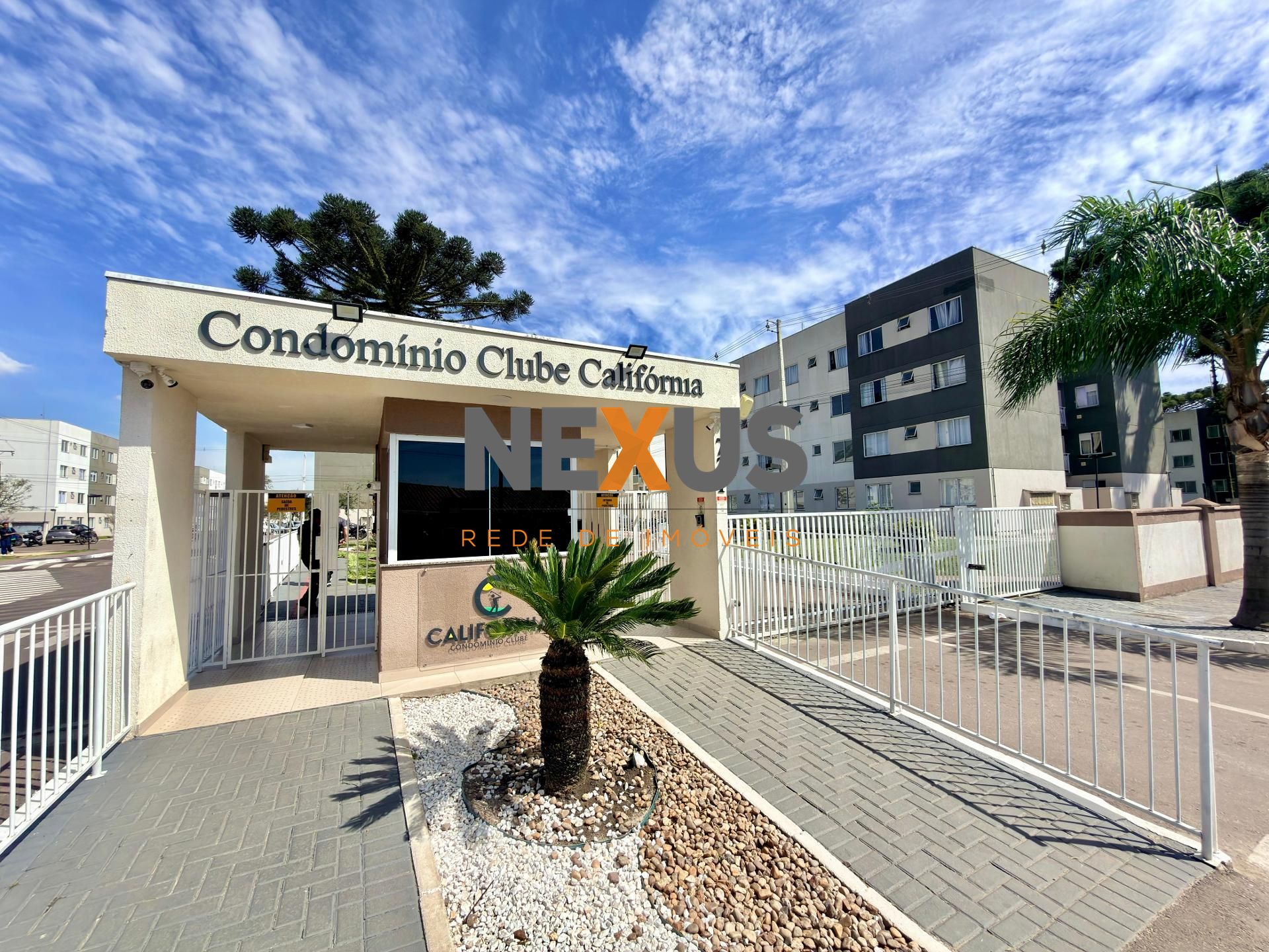 Apartamento com 2 Quartos, Piscina e Sala de Cinema em Campo L...