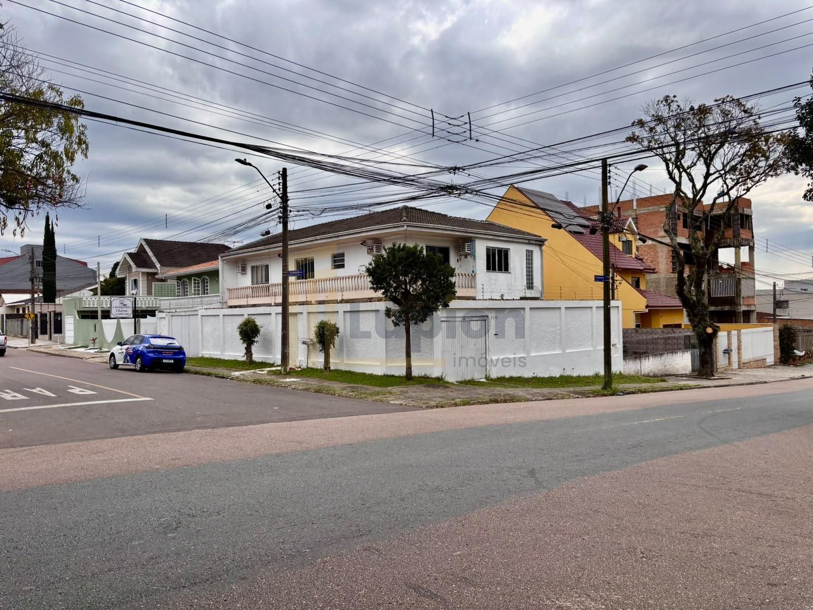 Imóvel de esquina no Capão Raso, residencial e comercial, a 2 ...