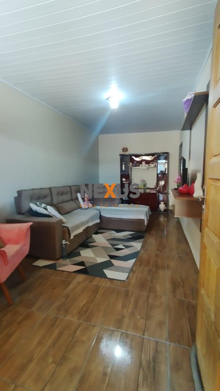 Casa com 234 m² de terreno no Passaúna, em Araucária, com 2 qu...