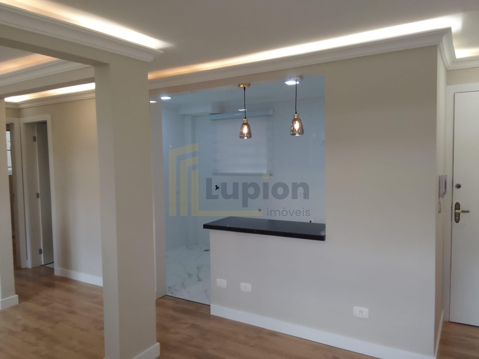 Apartamento térreo totalmente reformado, com 2 quartos e 1 vag...
