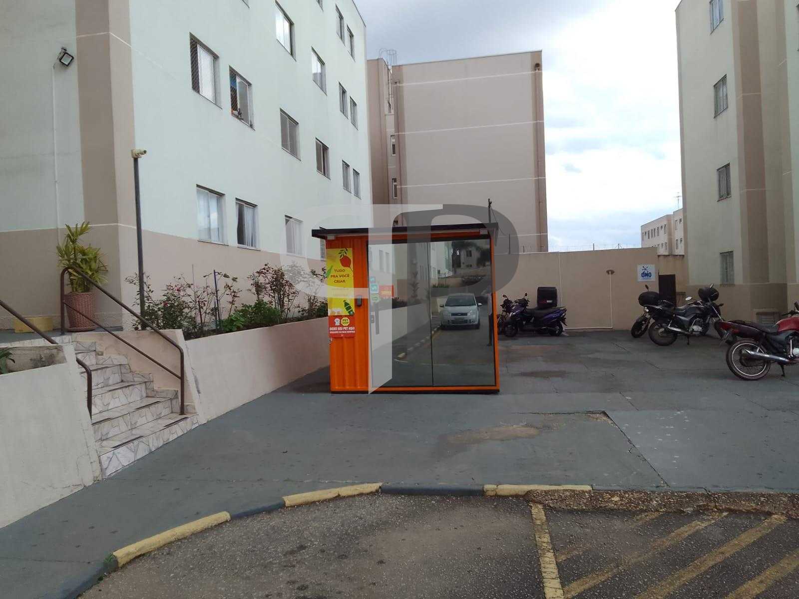 Apartamento térreo totalmente reformado, com 2 quartos e 1 vag...