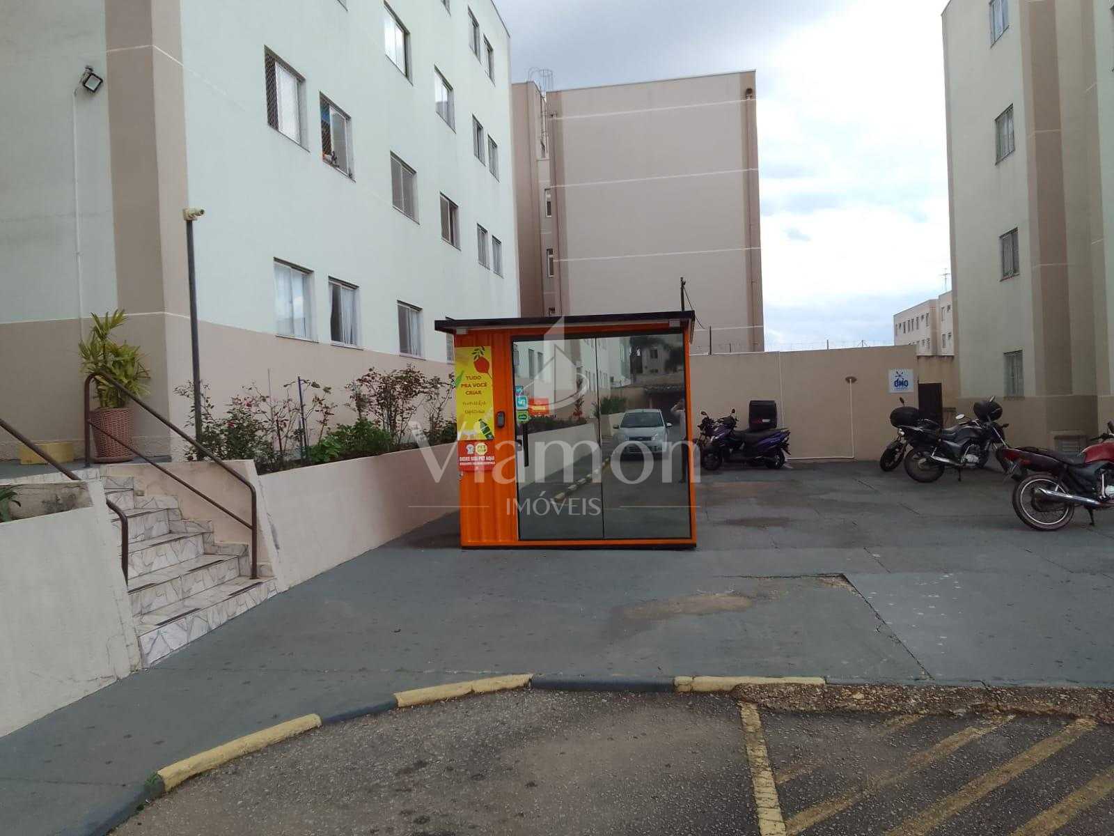 Apartamento térreo totalmente reformado, com 2 quartos e 1 vag...