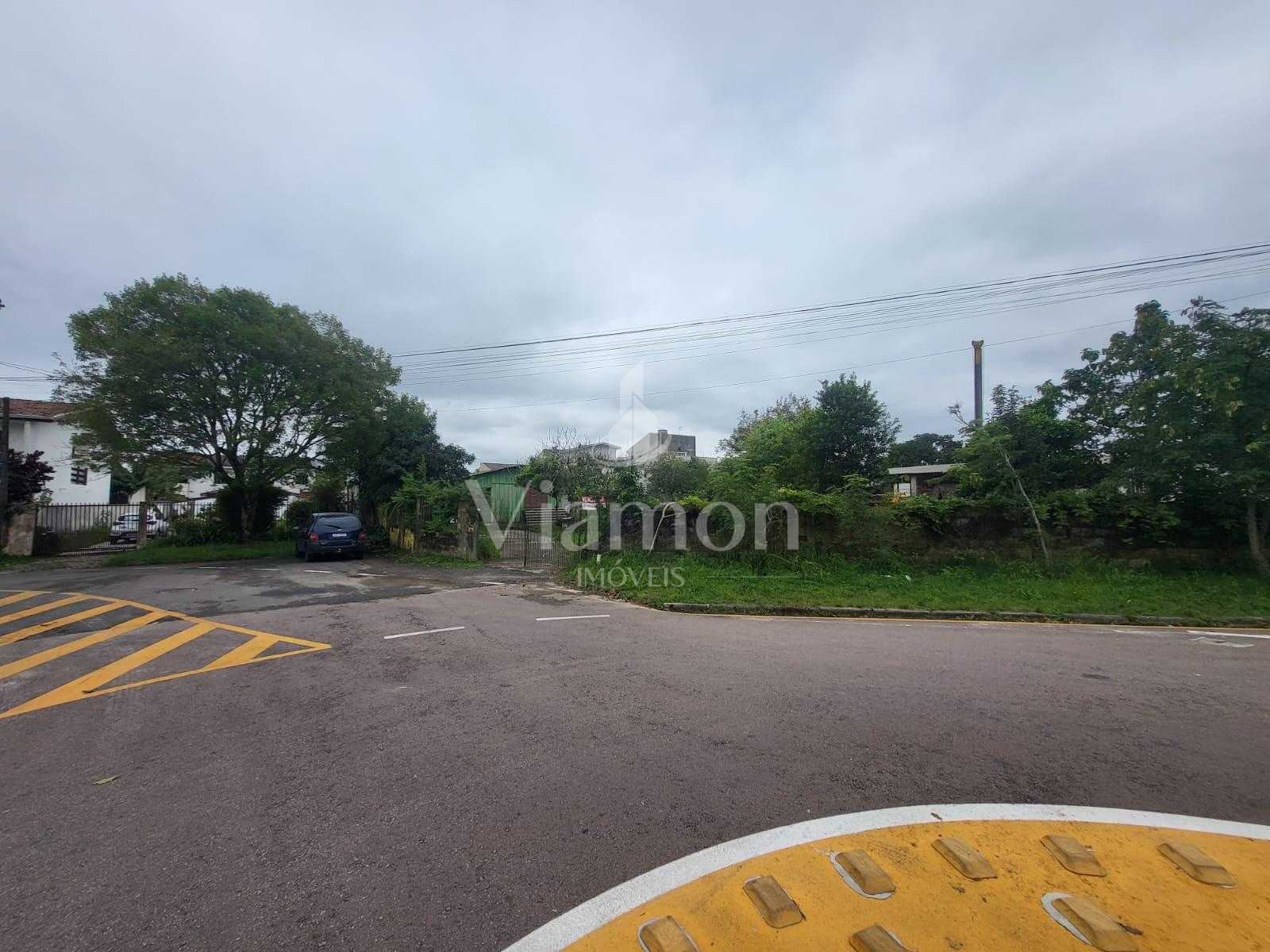 Terreno de 546 m² no Fazendinha para construir ou investir