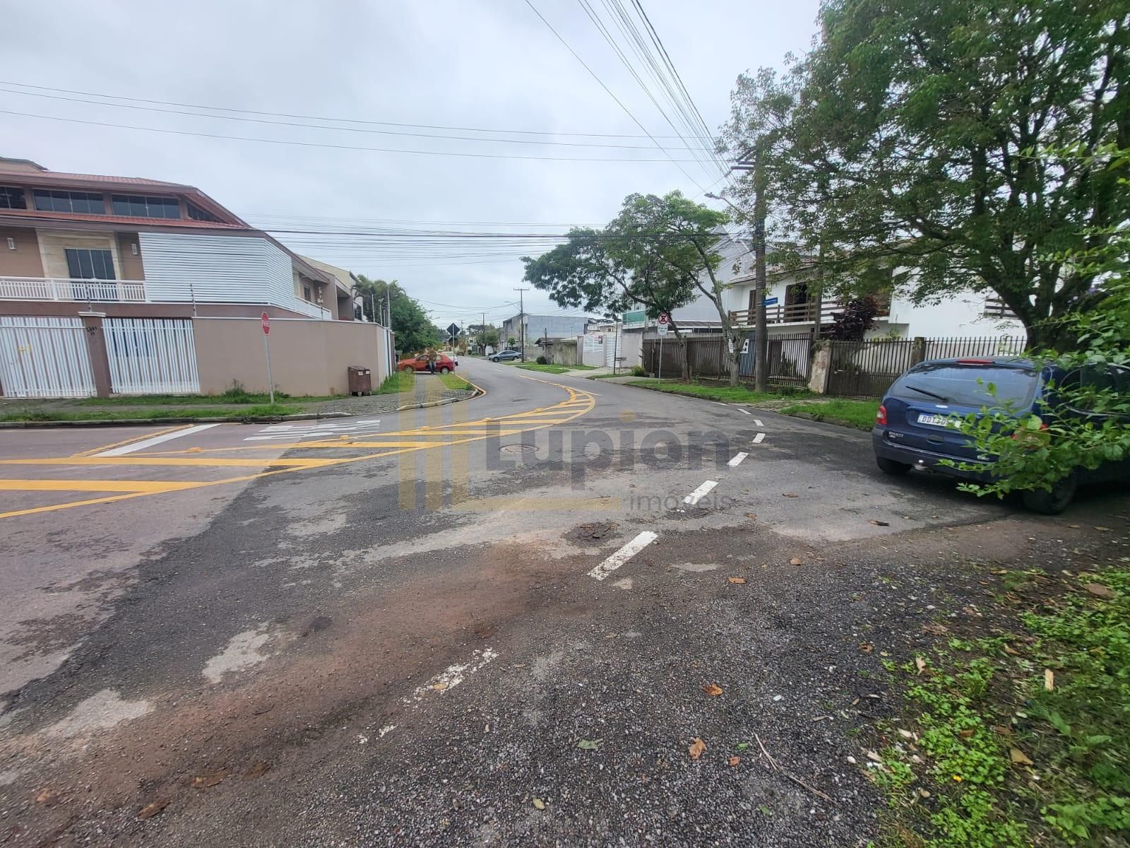 Terreno de 546 m² no Fazendinha para construir ou investir