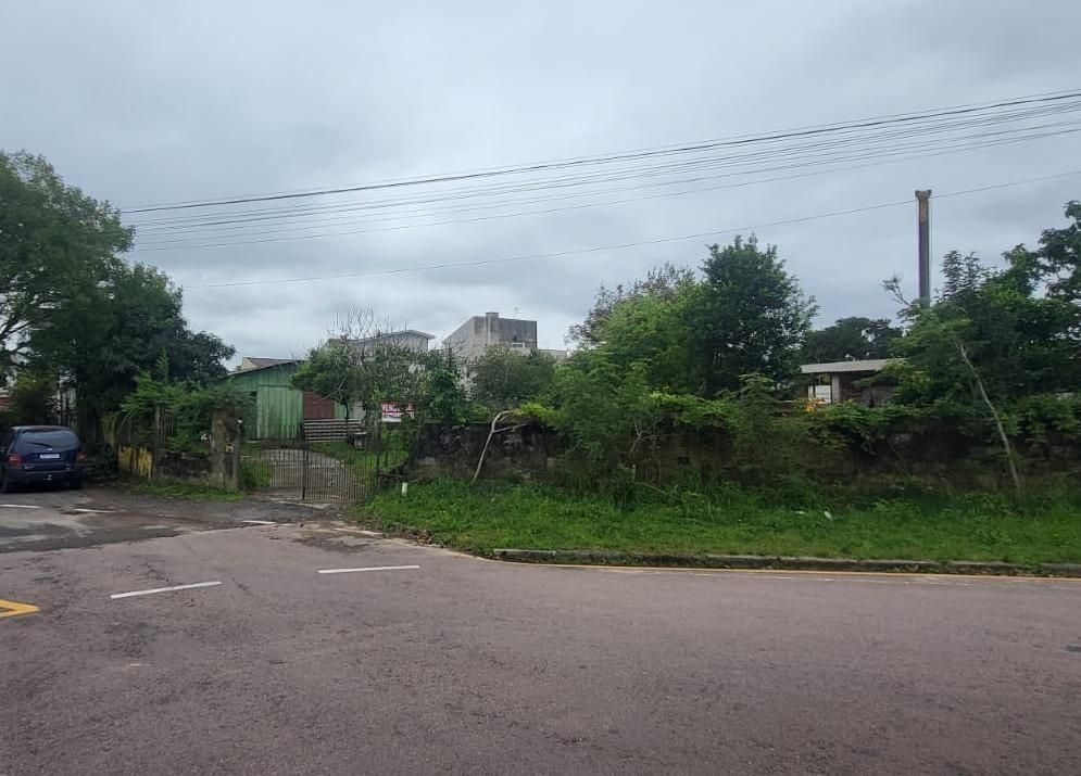 Terreno de 546 m² no Fazendinha para construir ou investir