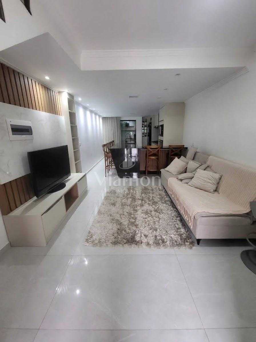 Sobrado mobiliado com suíte, área gourmet e excelente iluminaç...