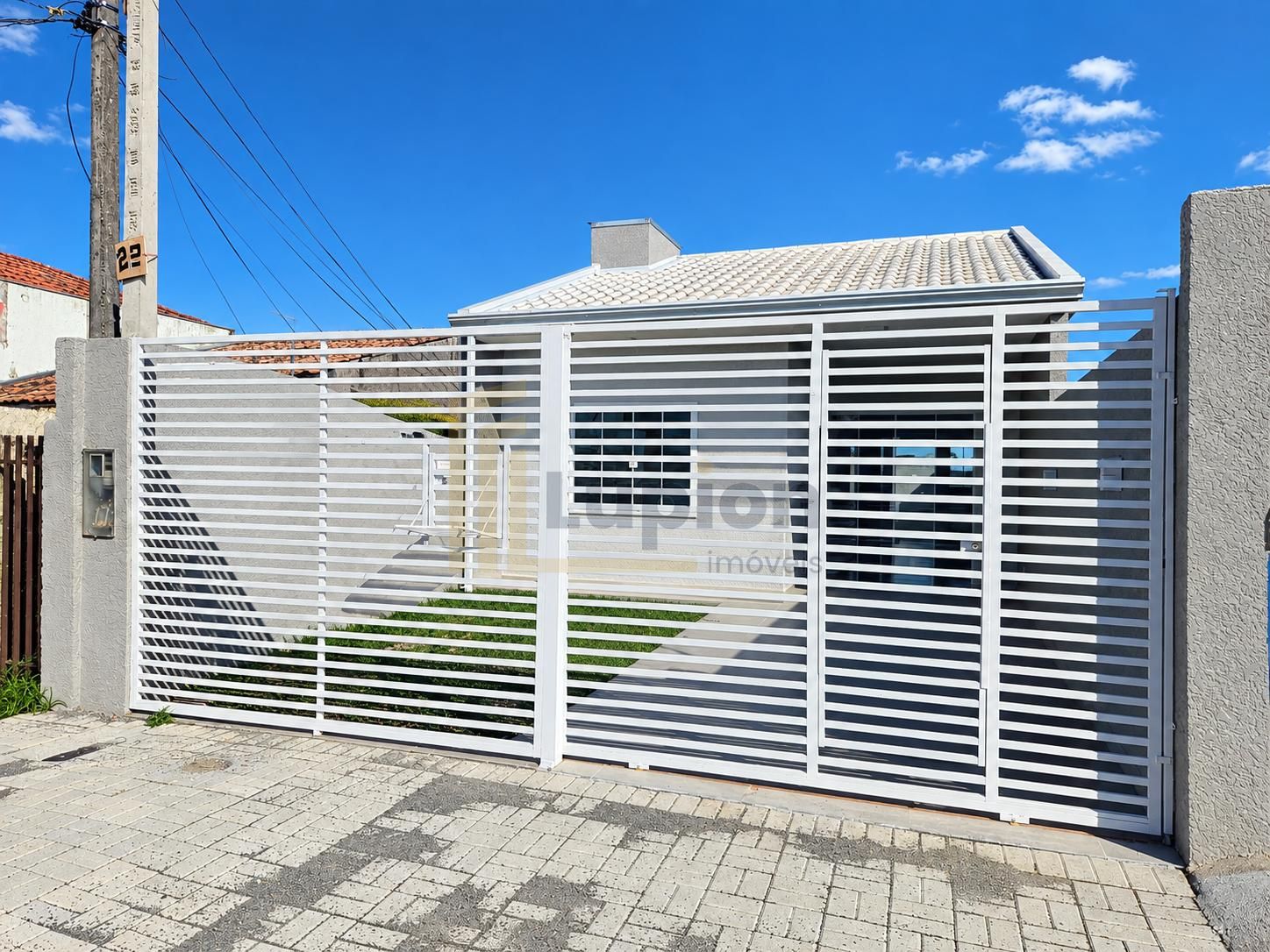 Linda casa, nova, com 69 m², 03 quartos, Costeira, Araucária