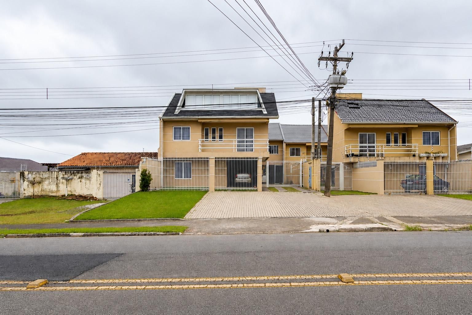Sobrado à venda, fazendinha, CURITIBA - PR