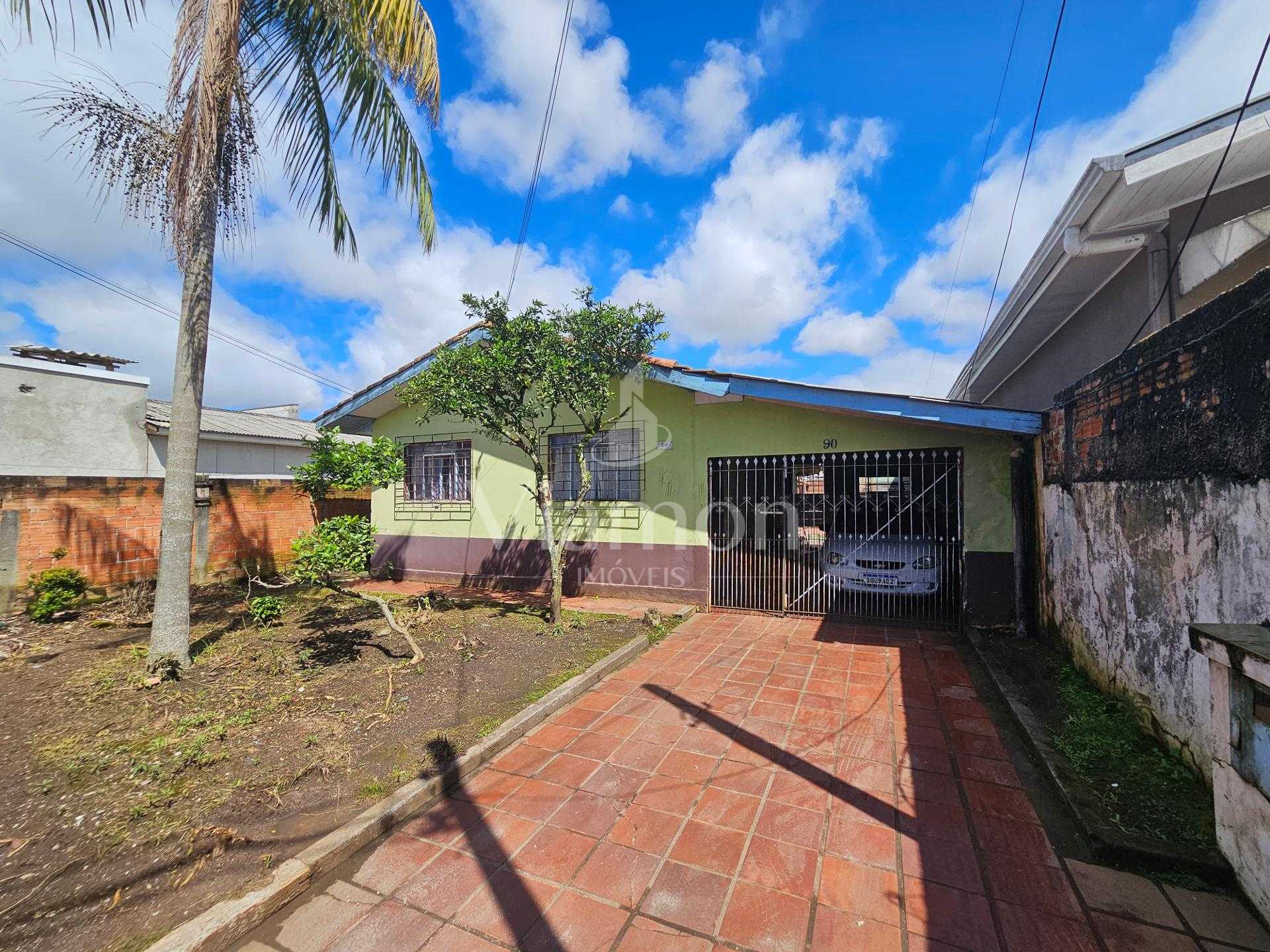 Oportunidade!! Terreno plano com 418 m² , contendo 02 casas, V...