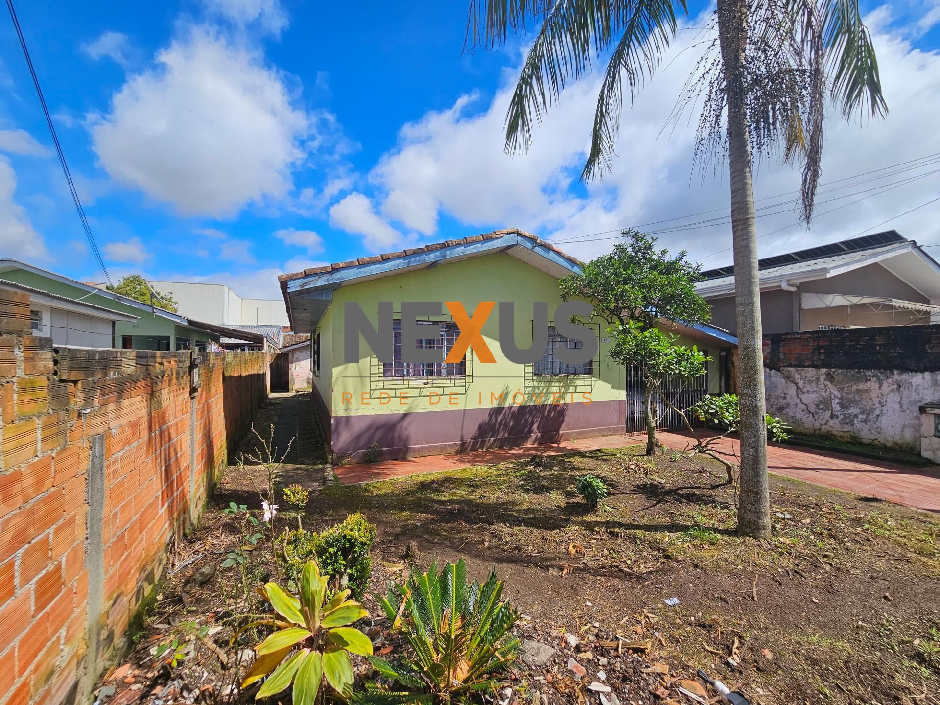 Oportunidade!! Terreno plano com 418 m² , contendo 02 casas, V...