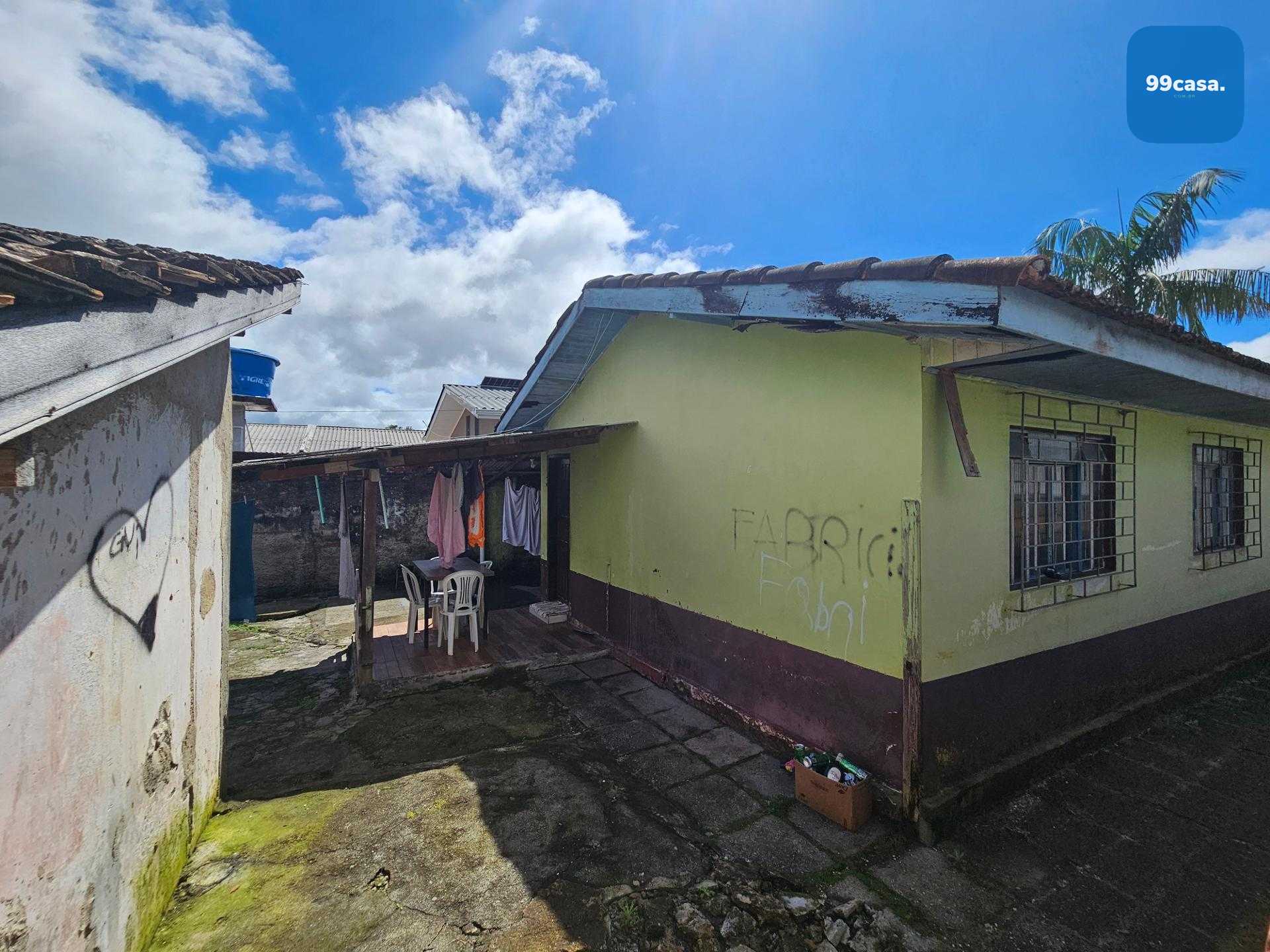 Oportunidade!! Terreno plano com 418 m² , contendo 02 casas, V...