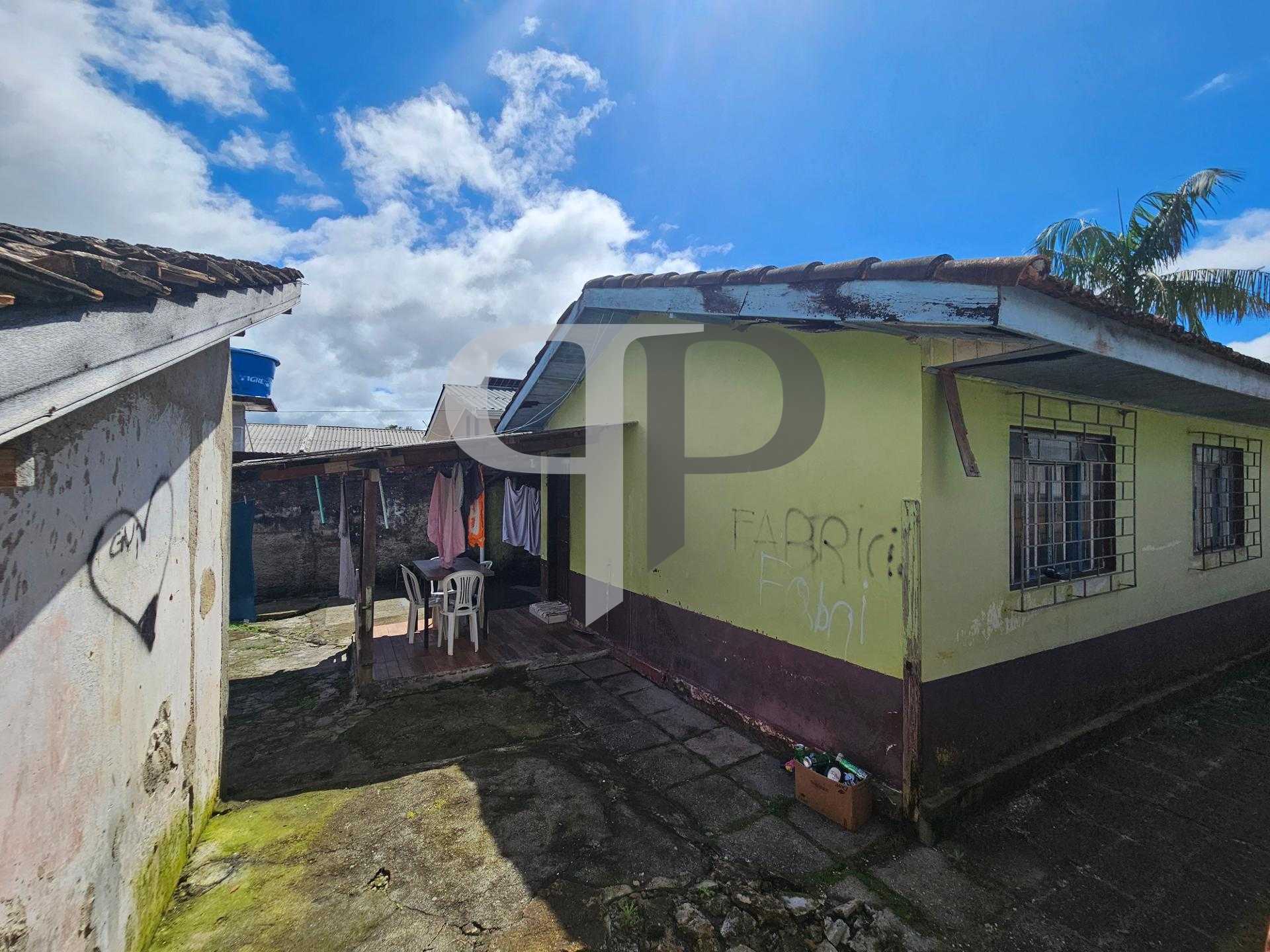 Oportunidade!! Terreno plano com 418 m² , contendo 02 casas, V...
