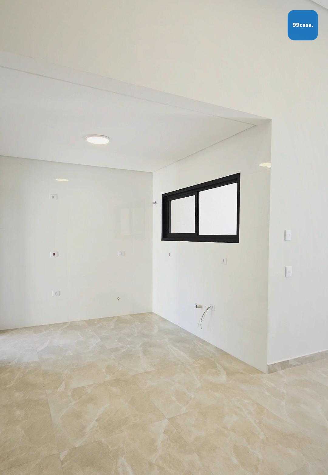 Casa de Alto Padrão no Centro de São José dos Pinhais com Suít...