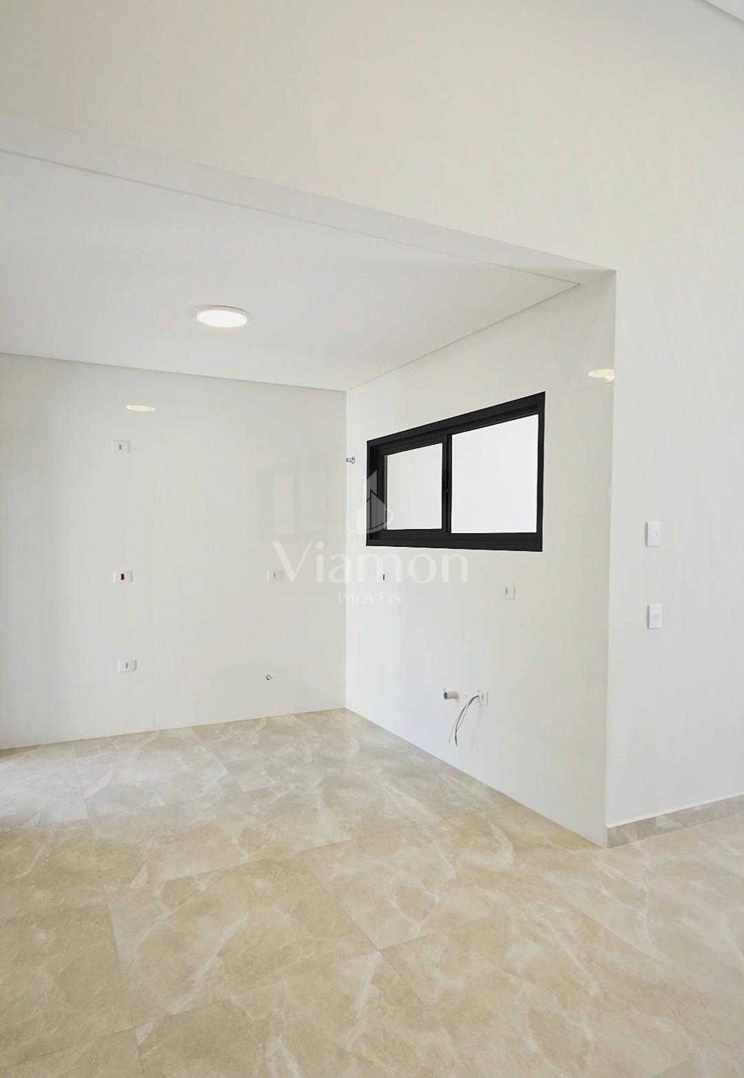 Casa de Alto Padrão no Centro de São José dos Pinhais com Suít...