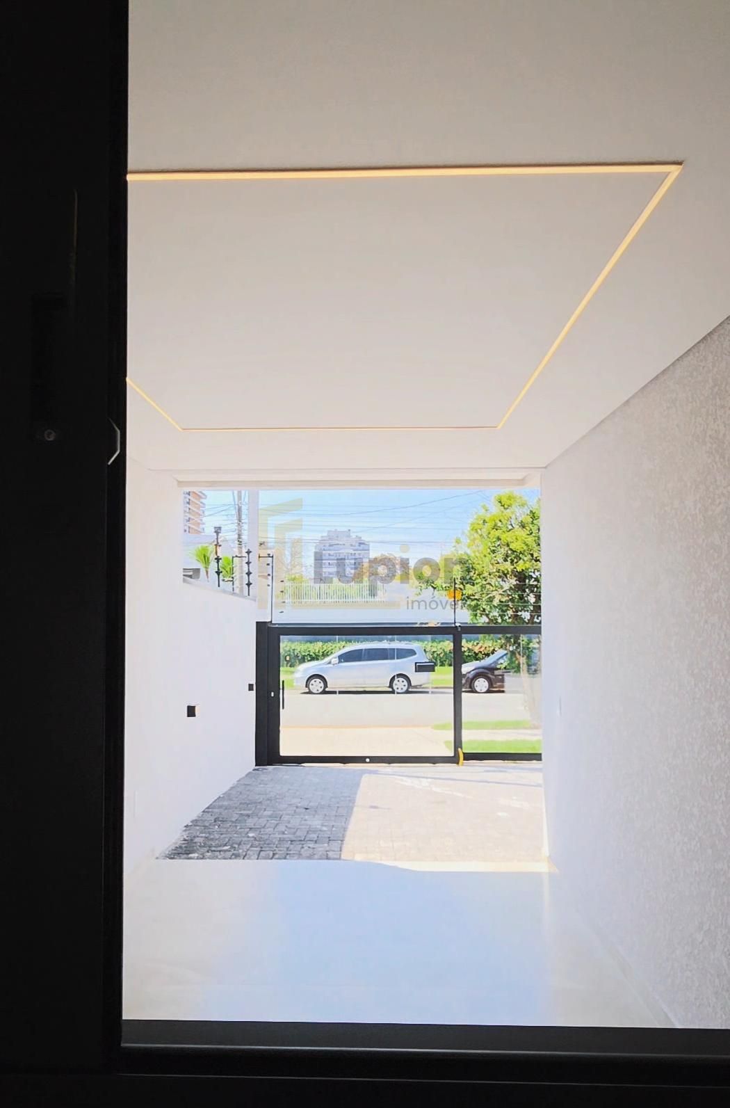 Casa de Alto Padrão no Centro de São José dos Pinhais com Suít...