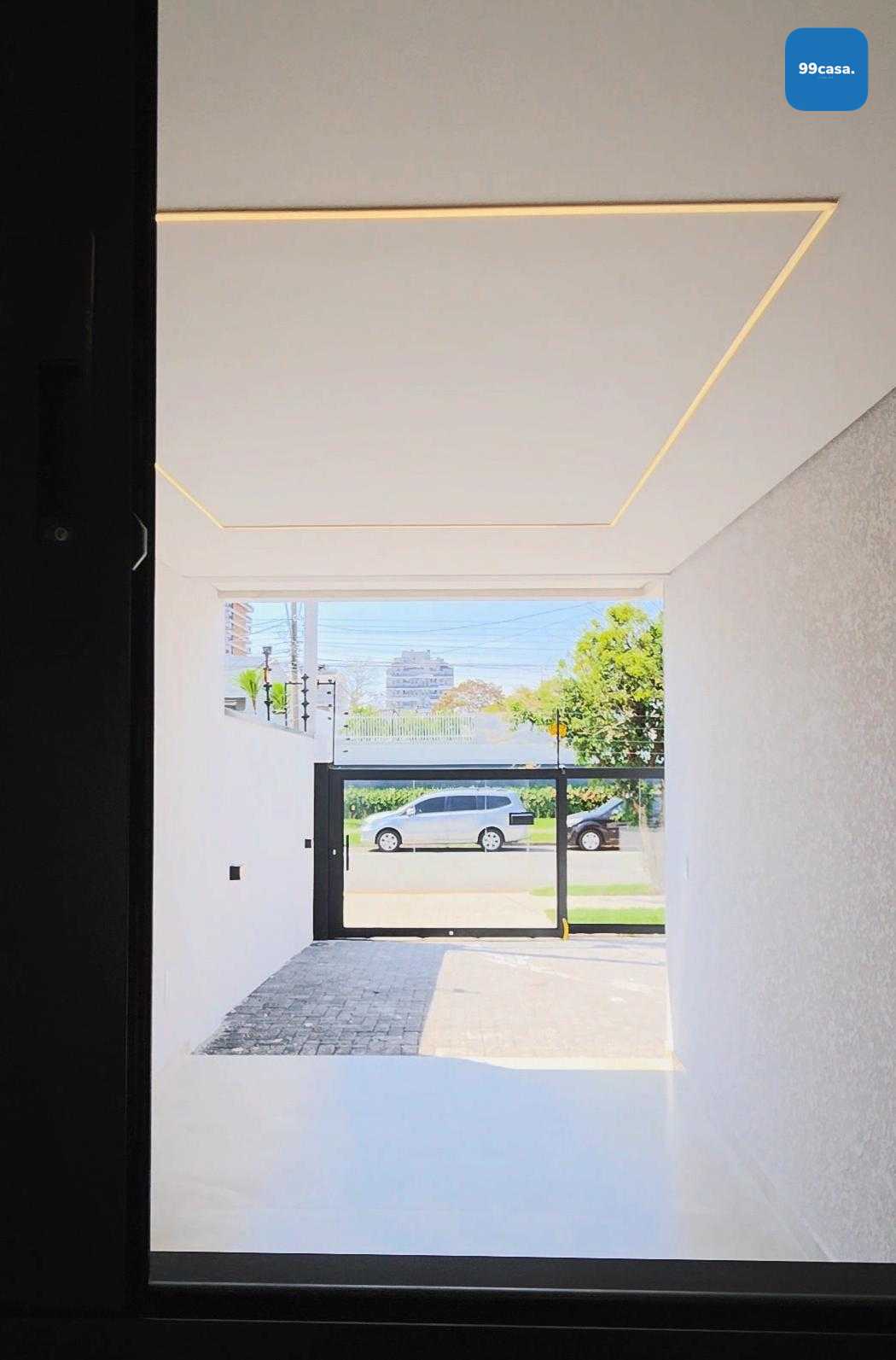 Casa de Alto Padrão no Centro de São José dos Pinhais com Suít...