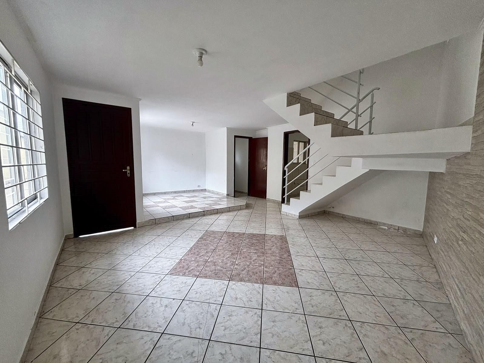 Sobrado à Venda no Uberaba, 3 Quartos, 2 Vagas, Não Geminado e...