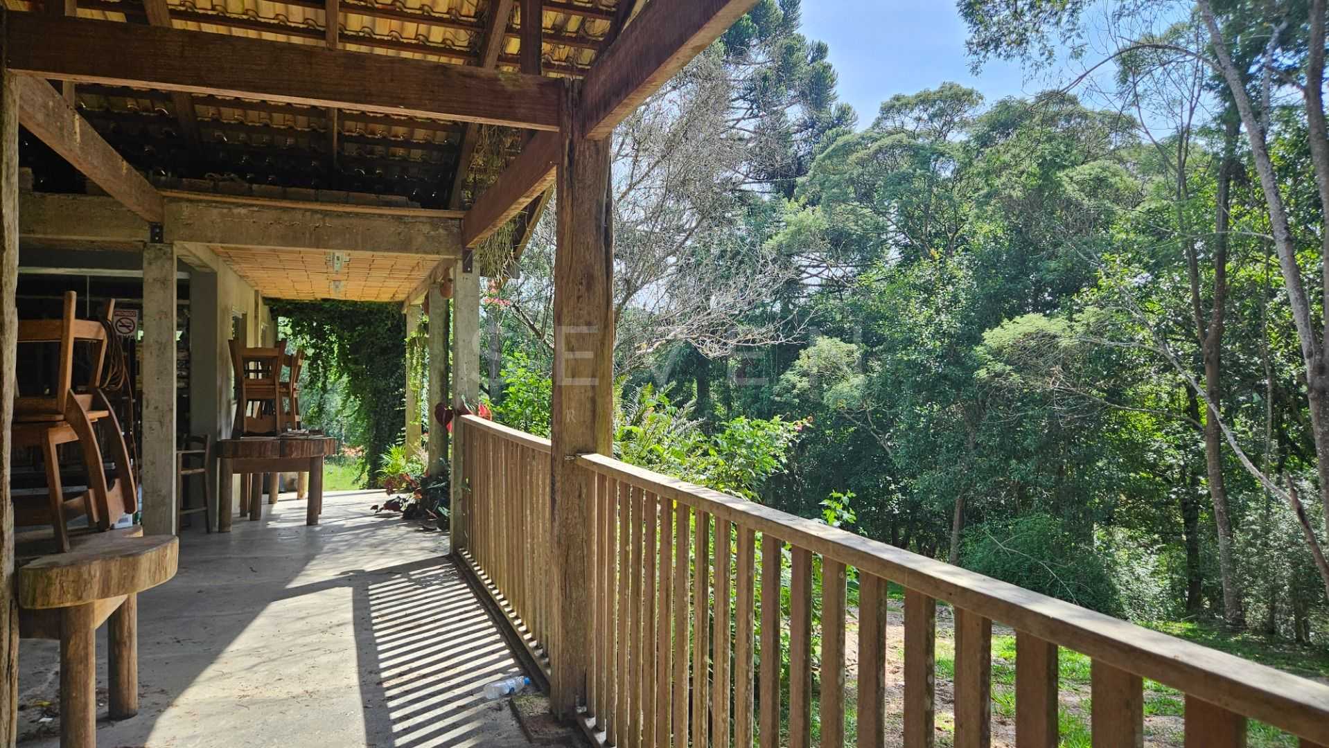 Chácara com Restaurante, Lago e Estrutura Completa em São José...