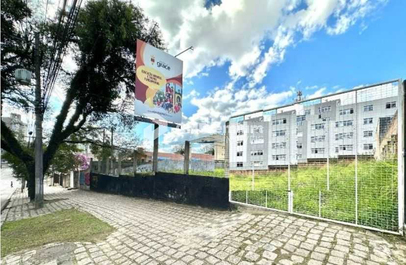 Terreno 880m  no Bairro Portão  Próximo ao Shopping Palladium