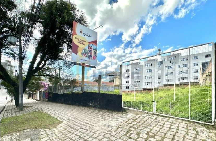 Terreno 880m  no Bairro Portão  Próximo ao Shopping Palladium