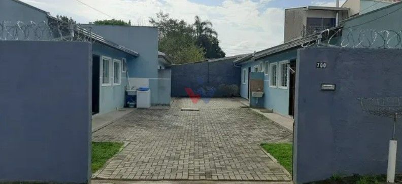Investimento Seguro em Curitiba  4 Casas Alugadas no Bairro Bo...