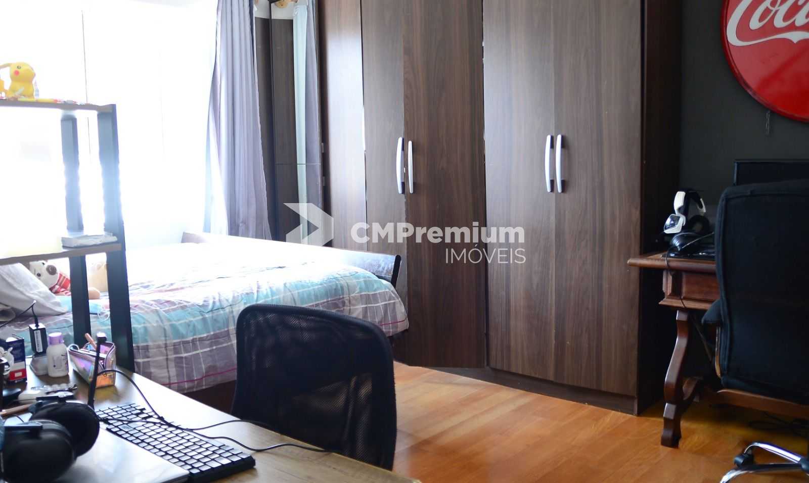 Casa ampla e elegante com suíte, lareira e espaço gourmet no P...