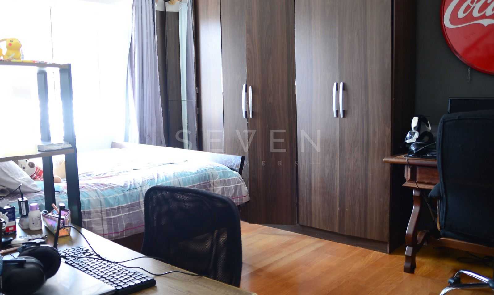 Casa ampla e elegante com suíte, lareira e espaço gourmet no P...