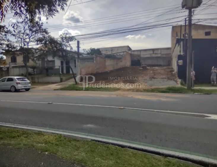 Terreno Plano e Pronto para Construção em Localização Privileg...