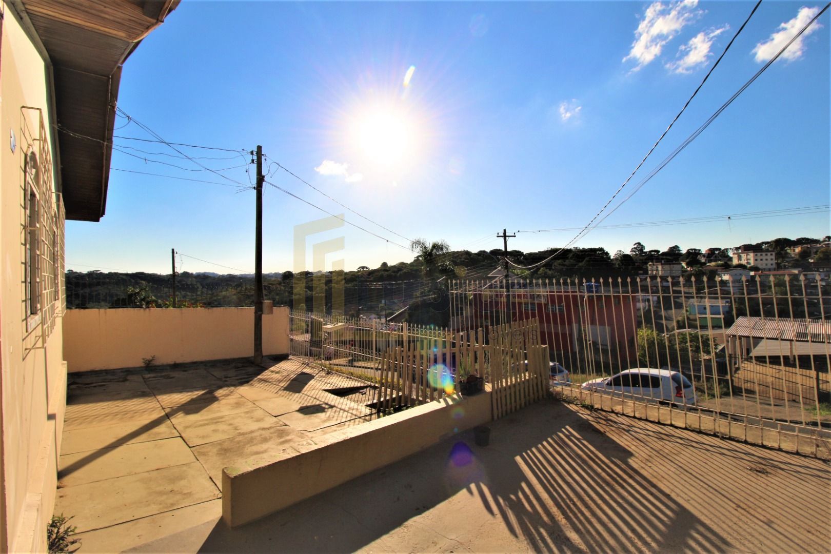 Terreno com 2 Casas à Venda em Colombo, Espaço, Conforto e Óti...
