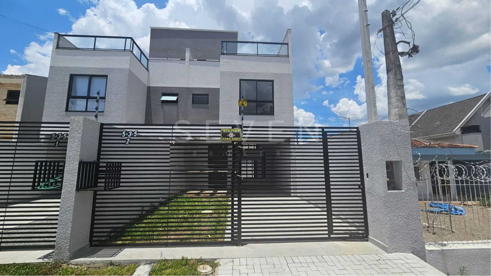 Lindo Sobrado à Venda no Boqueirão  Conforto e Localização Pri...