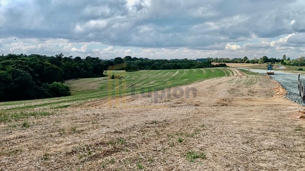 Chácara com 23606m  ,  de frente para o asfalto, em Araucária